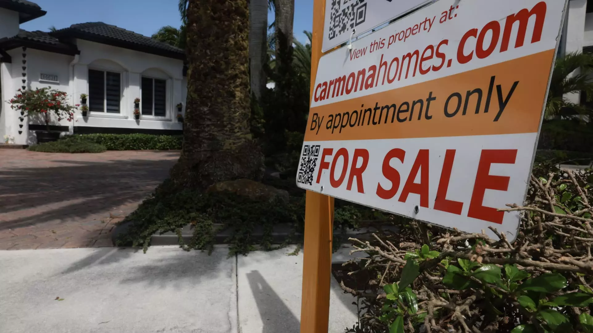 The Decline in Mortgage Demand Signals a Sluggish Housing Market