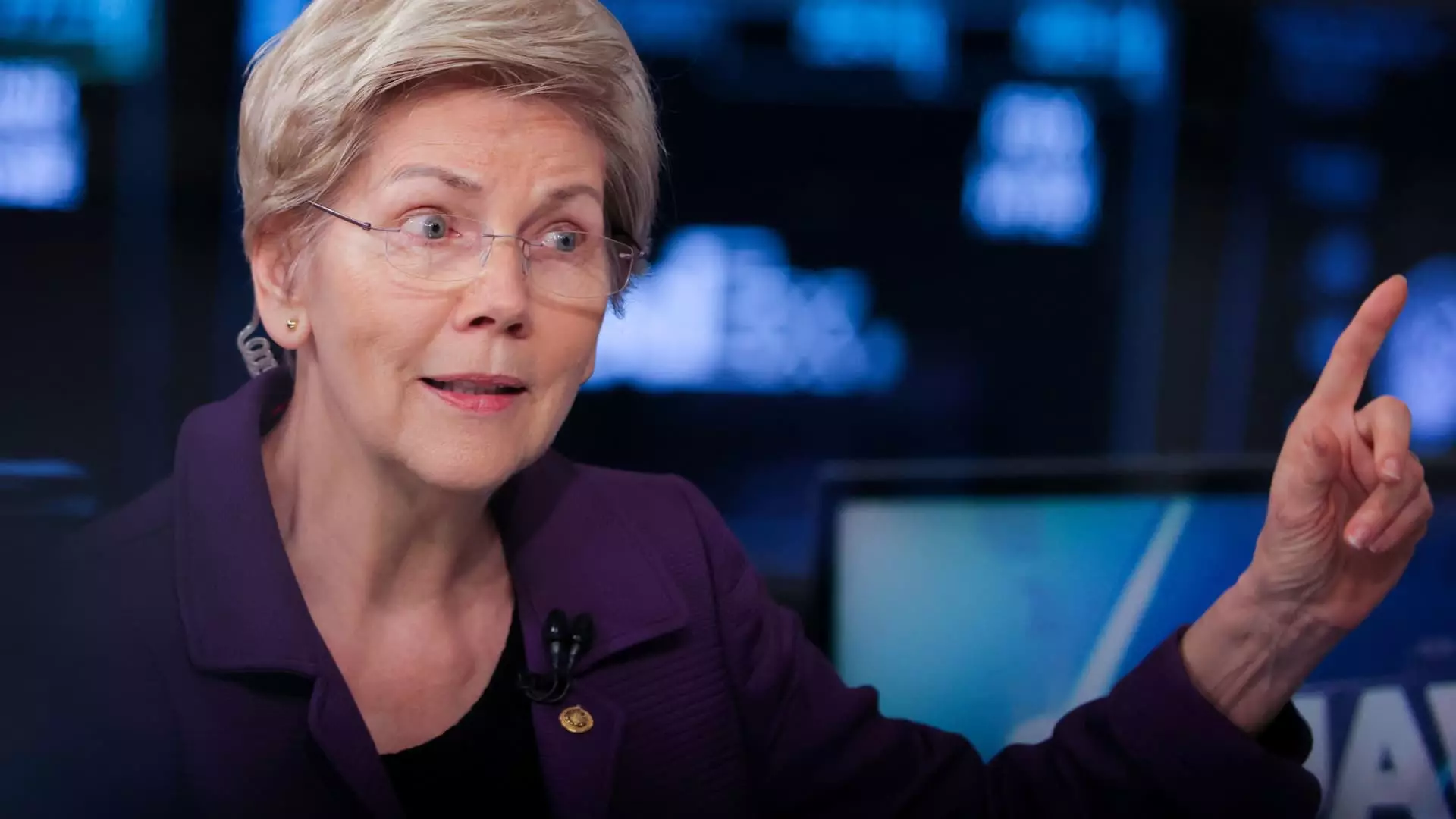 Senator Elizabeth Warren Accuses Federal Reserve Chair of Financial Industry Influence