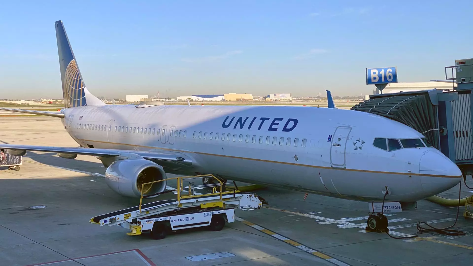 Improving Passenger Experience During Flight Delays: United Airlines Goes High-Tech