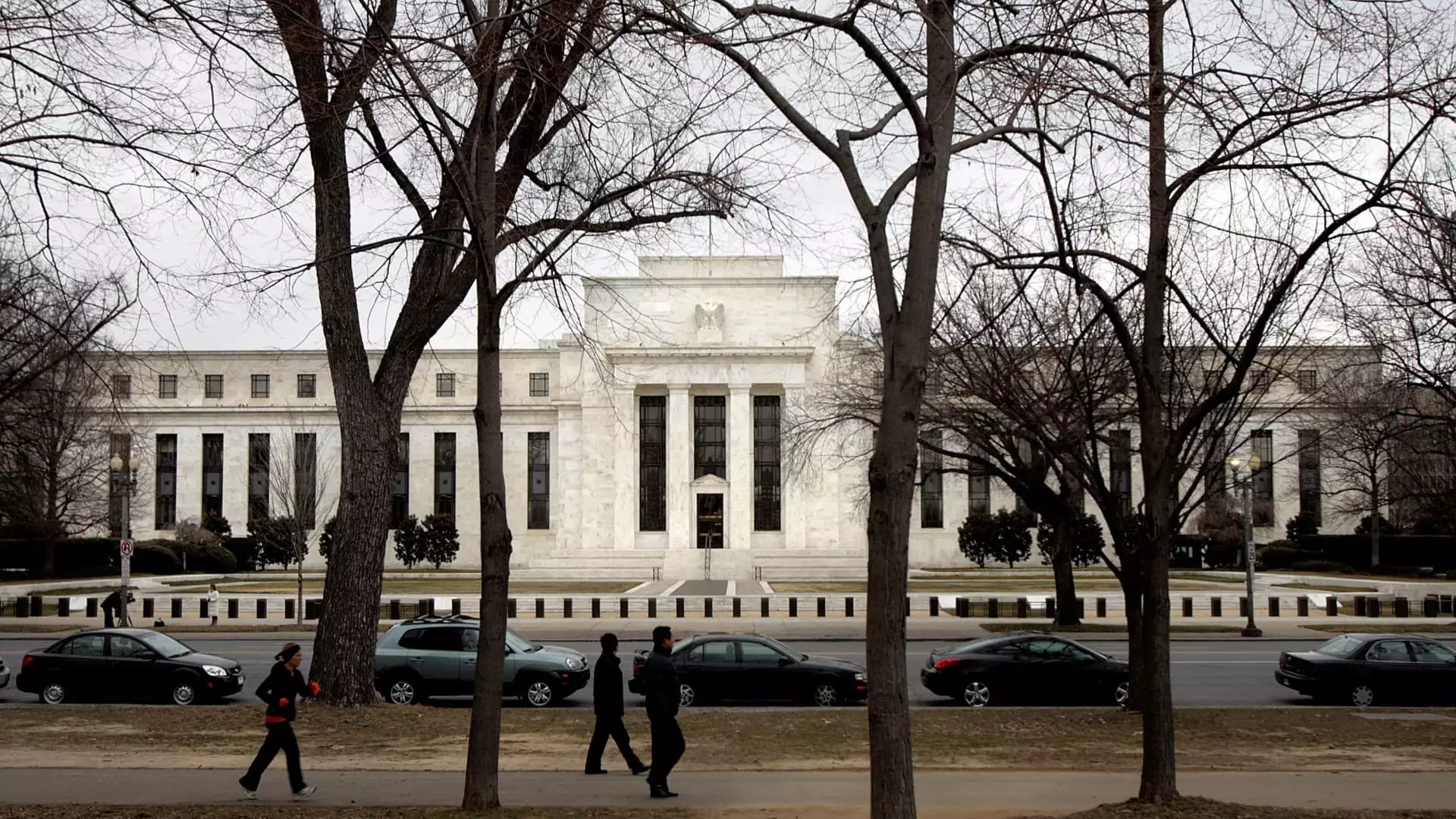 The Federal Reserve’s Interest Rate Stance and Its Implications for Consumers