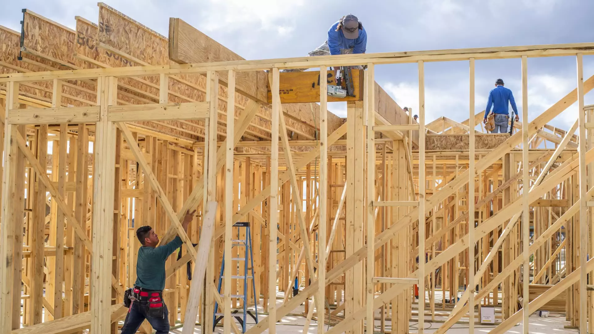 Challenges Facing Single-Family Homebuilders: A Comprehensive Overview