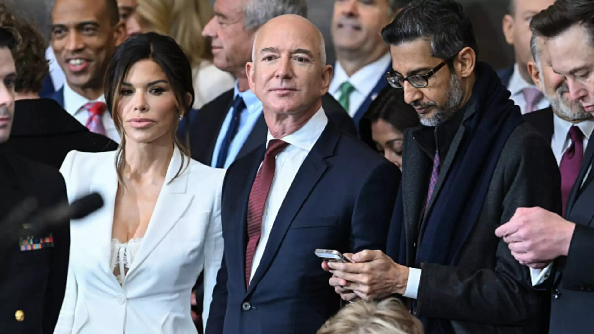 Bezos Redefines Editorial Independence at The Washington Post: Implications and Reactions