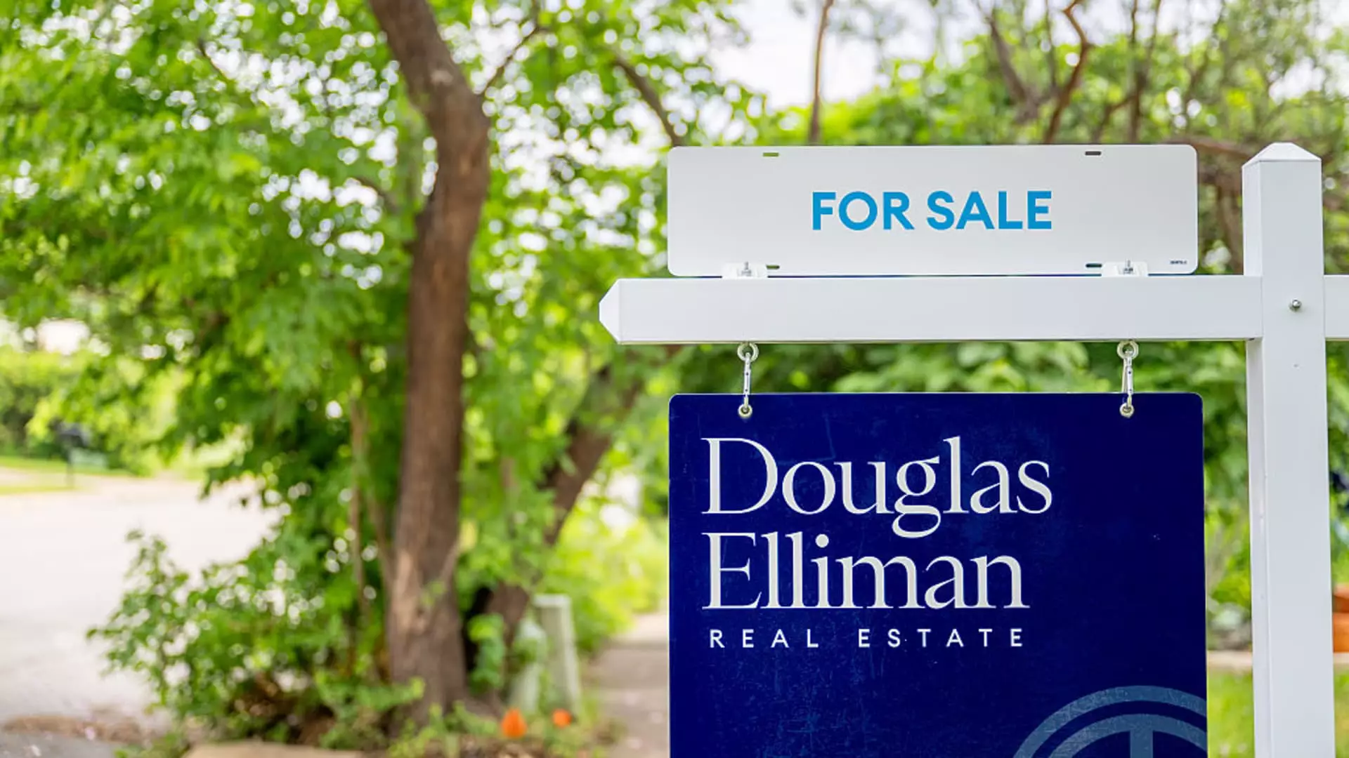 Rising Mortgage Demand: 11% Surge Amid Economic Turbulence