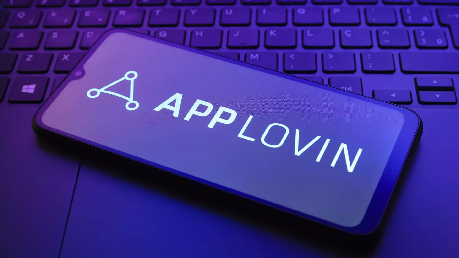 AppLovin Soars: 700% Growth Has Analysts Buzzing Again
