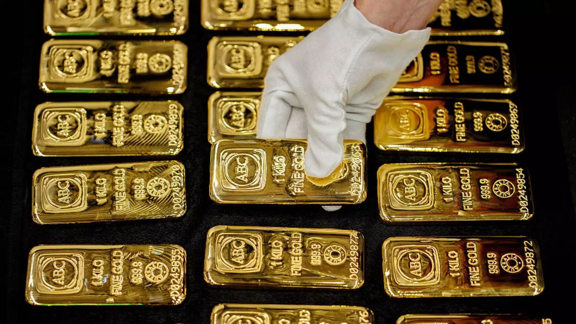 37% of Americans Are Misled: Why Real Estate and Gold Are Not Your Best Investments