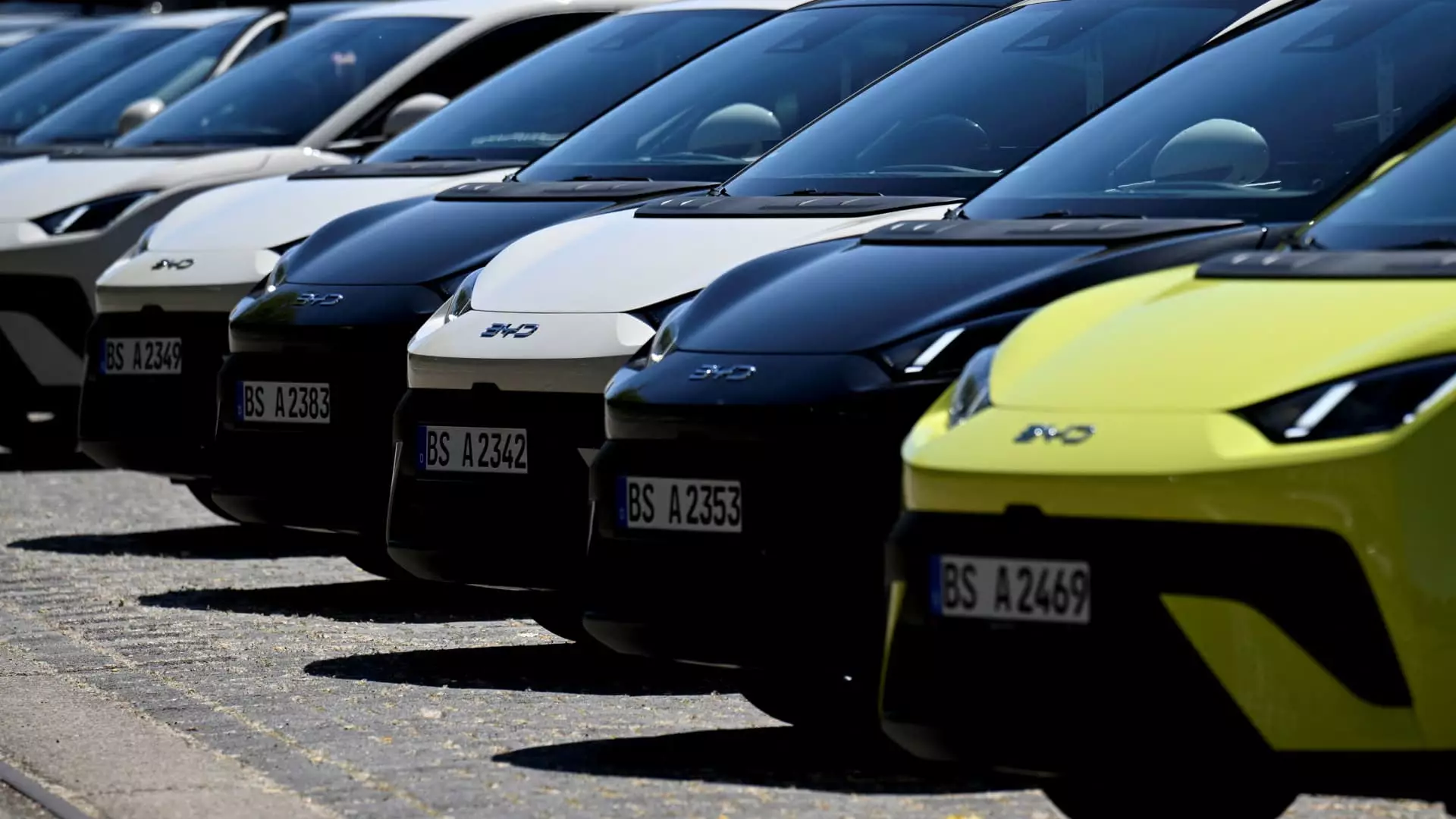 7 Alarming Truths Behind China’s Relentless Electric Vehicle Price War