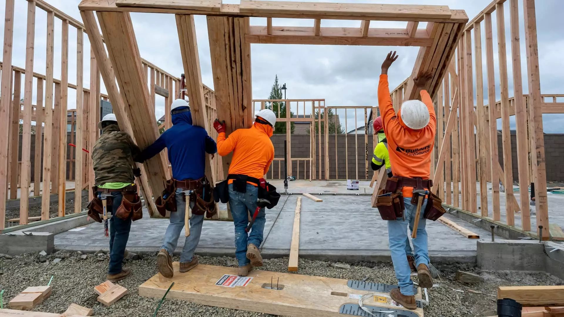 7 Stark Truths Behind the Deteriorating Homebuilder Sentiment: A Cautionary Tale