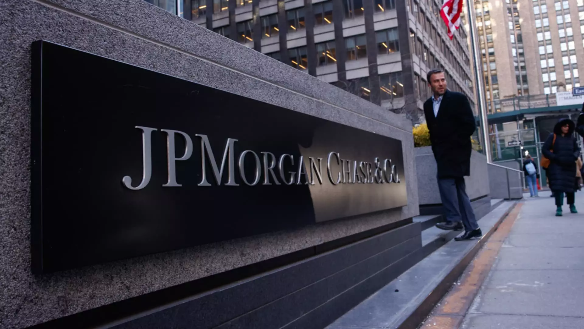 Unveiling the Hidden Power of Banking Giants: Why Large-Cap Banks Are Poised for Explosive Growth in 2024