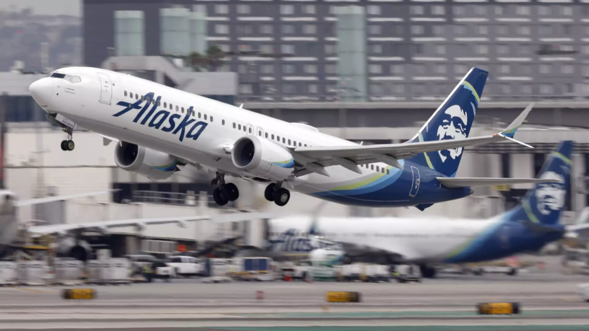 Alaska Airlines’ Bold Pivot: Betting on Luxe Loyalty to Dominate the Skies