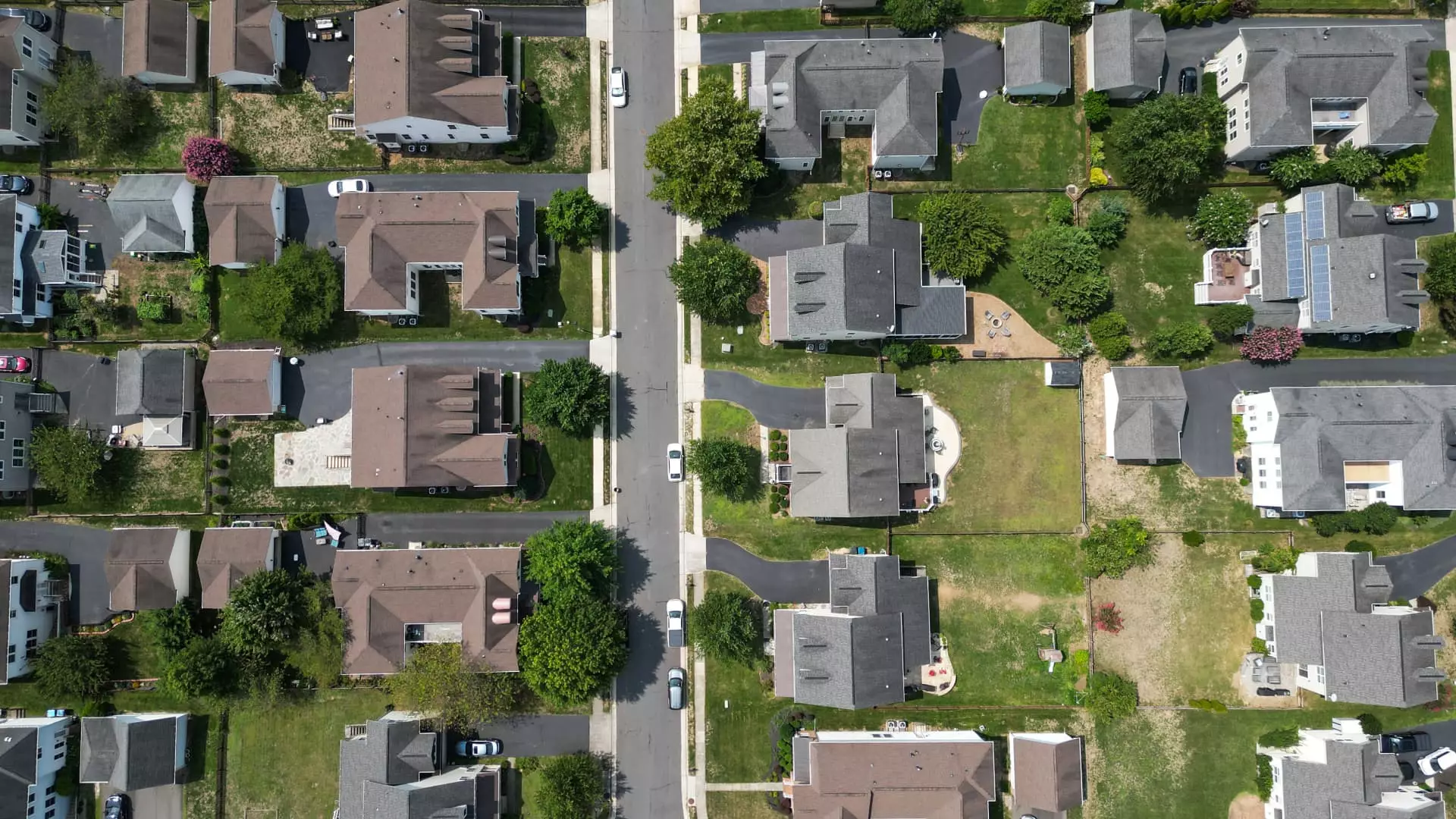 Unmasking the Illusion: Why So-Called Mortgage Rate Drops Signal Market Manipulation